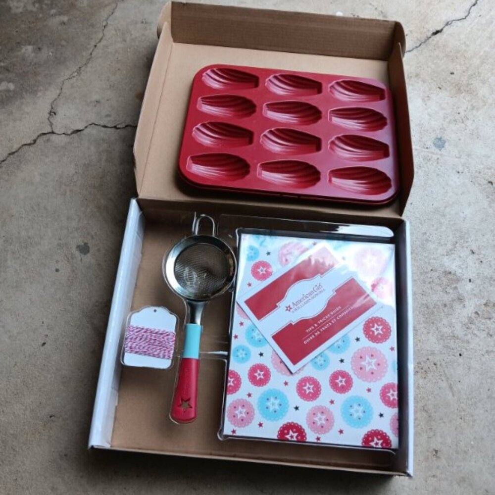 American Girl Williams-Sonoma Madeleine Boxed Baking Set 2015 Unused Kit in Box